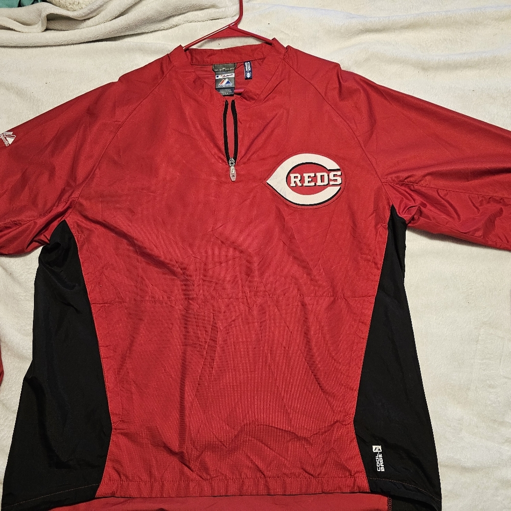 Cincinnati Reds windbreaker, large